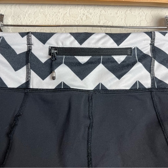 Lululemon Run For Your Life Crop Leggings Chevron - Picture 8 of 15
